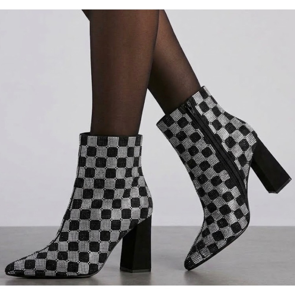 Wild Pair Ingrid Black Silver Rhinestone Checkered Block Heel Booties Size 6 NEW